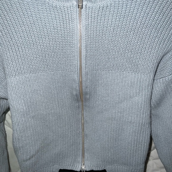 Cabi Fair Play 2 Way Wide Sleeve Sweater - Picture 4 of 10